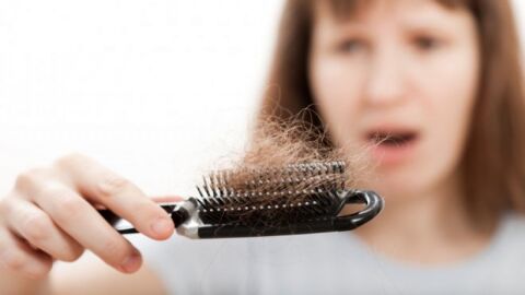 حل مشكلة تساقط الشعر عند النساء