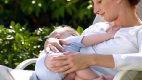 فوائد الرضاعة للطفل