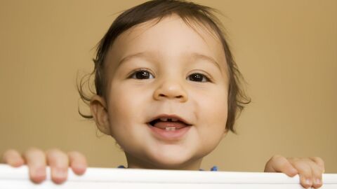 موعد ظهور الأسنان عند الرضع