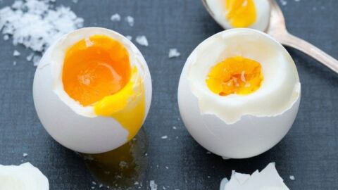 أضرار أكل البيض المسلوق قبل النوم