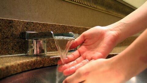 أهمية غسل اليدين