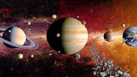 عدد أقمار المجموعة الشمسية