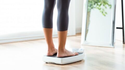 علاقة زيادة الوزن في الدورة الشهرية