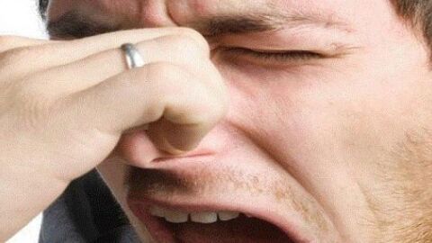 علاج رائحة الفم الكريهة عند الاستيقاظ من النوم