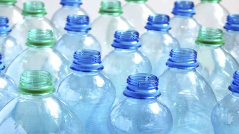 استخدام الزجاجات البلاستيك الفارغة