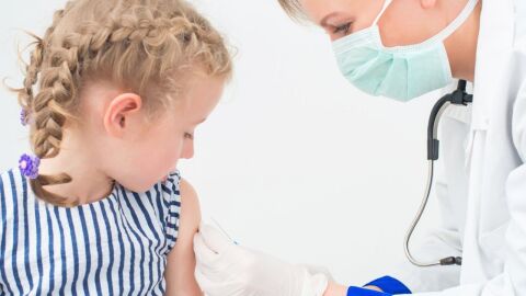 تطعيم طفل السنة ونصف