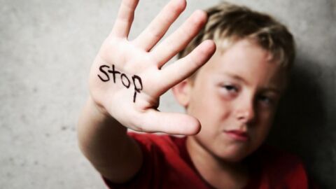 العنف ضد الأطفال وآثاره النفسية والاجتماعية