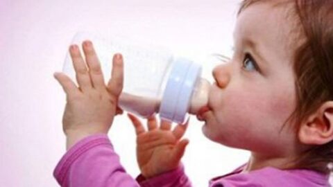 طرق فطام الطفل من الرضاعة الصناعية