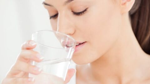 ما هي فوائد شرب الماء للبشرة