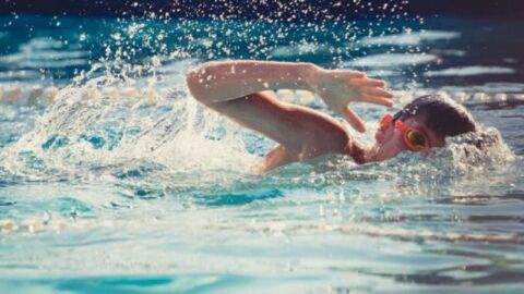 ما فوائد السباحة للجسم