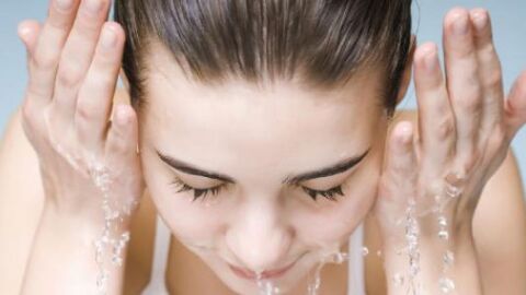 ما هي فوائد غسل الوجه بالماء البارد