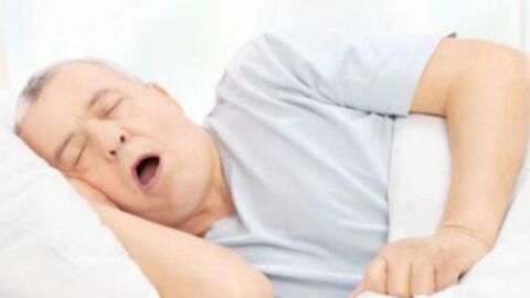 ما هي أسباب ضيق التنفس عند النوم