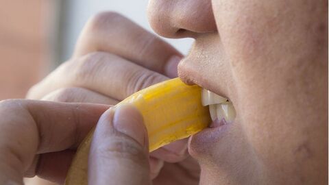 ما هي طرق تبييض الأسنان