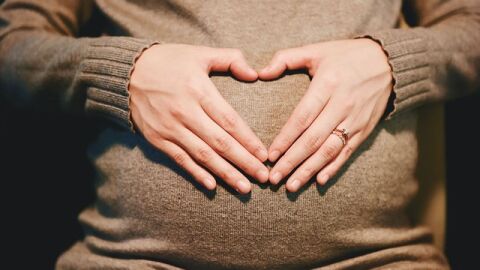 ما أعراض الحمل بتوام