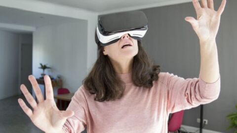 ما هي نظارات الواقع الافتراضي