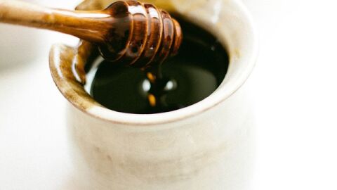 ما هو العسل الأسود وما فوائده