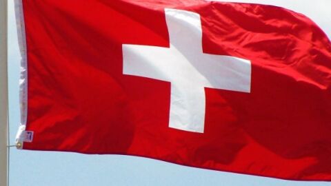 ما هو عدد سكان سويسرا