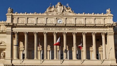 ما هو نظام الحكم في فرنسا