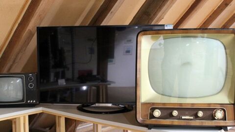 متى تم اختراع جهاز التلفاز
