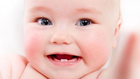 متى تظهر الأسنان عند الرضع