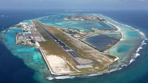 أين يقع مطار جزر المالديف
