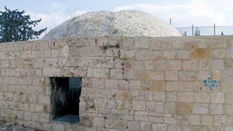 أين يقع قبر النبي يوسف