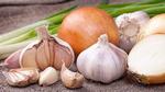 فوائد البصل والثوم للشعر المتساقط