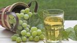 فوائد عصير العنب الأبيض