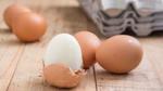 طريقة تقشير البيض المسلوق