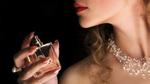 كيف أجعل رائحة العطر تثبت