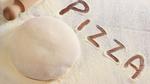 كيف تصنع عجينة البيتزا
