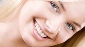 كريم طبيعي يزيل آثار الحبوب