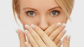 علاج للتخلص من رائحة الفم