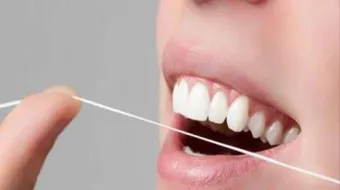 طريقة سهلة للتخلص من رائحة الفم الكريهة