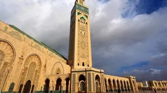 تعبير عن أهمية بناء المساجد وعمارتها في الإسلام