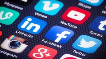 مواقع التواصل الاجتماعي العربية