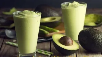 طريقة عصير الأفوكادو بالحليب