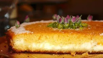 عمل بسبوسة بالقشطة وجوز الهند