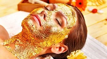 فوائد قناع ماء الذهب للوجه