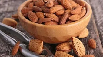 فوائد اللوز