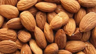 فوائد اللوز البجلي