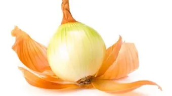 فوائد قشر البصل المغلي
