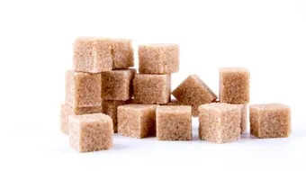 فوائد سكر القصب البني