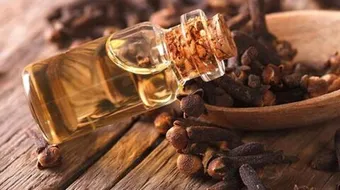 فوائد القرنفل للحواجب