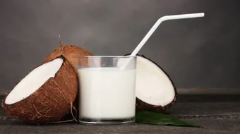 فوائد حليب جوز الهند السائل