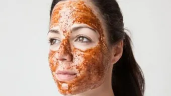 فوائد عسل التمر للبشرة