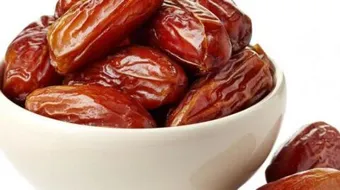 فوائد التمر والحليب للبشرة