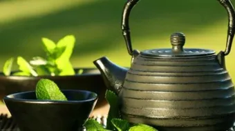 فوائد شرب الشاي الأخضر للبشرة