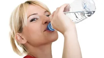 فوائد شرب الماء بكثرة للتخسيس