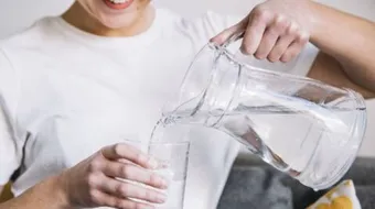 فوائد شرب الماء للوجه